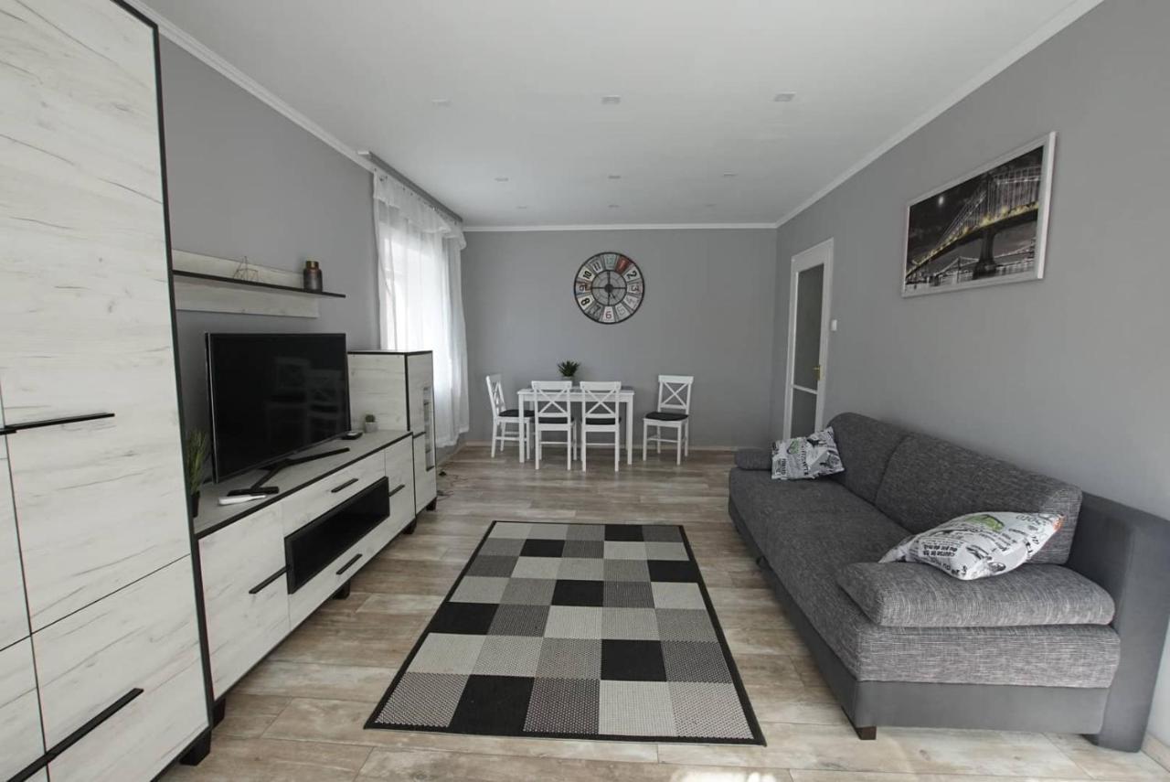 Ferienwohnung Kis Becsi Apartman Szegedin Exterior foto