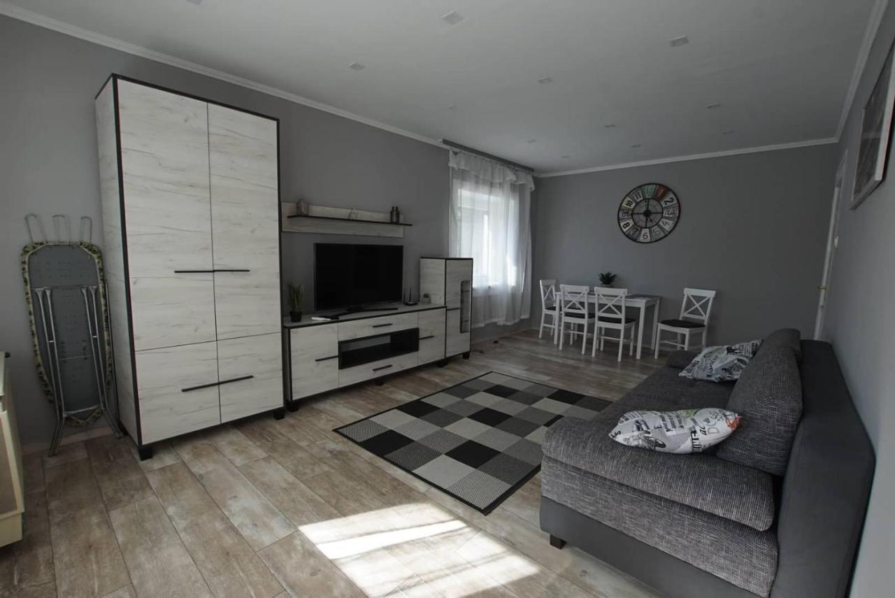 Ferienwohnung Kis Becsi Apartman Szegedin Exterior foto